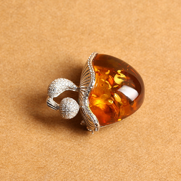 红叶珀银镶胸针