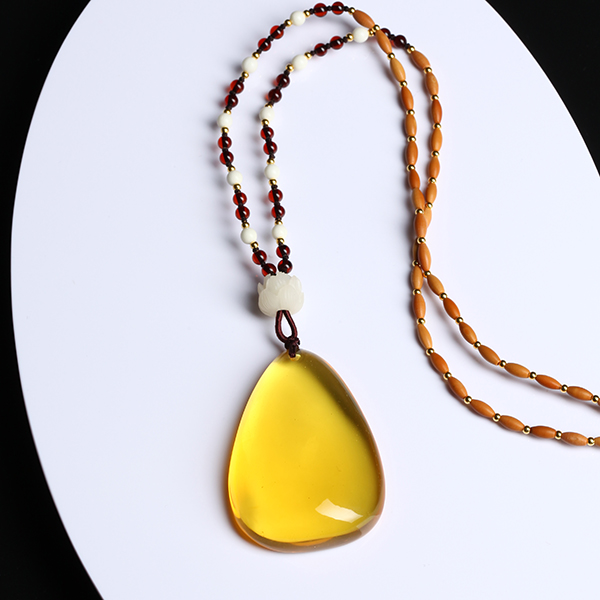 明珀素石项链
