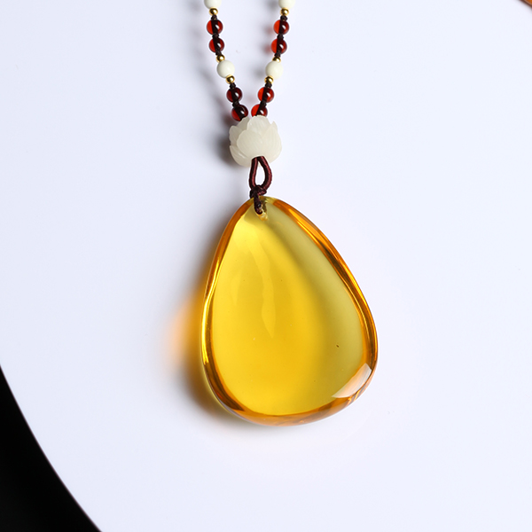 明珀素石项链